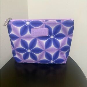 NEW CLINIQUE COSMETICS BAG